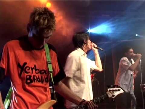 download lagu mp3 mp4 Yerba Brava Activando Cumbia, download lagu Yerba Brava Activando Cumbia gratis, unduh video klip Yerba Brava Activando Cumbia