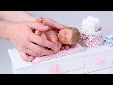 Schlafenszeit-Routine für Miniatur-Baby Bailey, Tiny Silicone Reborn