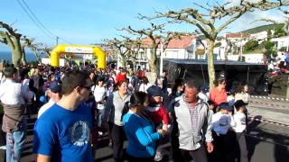 preview picture of video 'XXII Edição da Corrida dos Reis 2012. Freguesia de São Mateus, Ilha do Pico, Açores.'