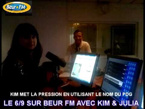 KIM & JULIA PIEGE GILDAS DELAPLACE JOURNALISTE A BEUR FM
