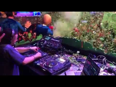 Joseph Capriati plays Jiggy (IT) & Arado Grenade Out Original Mix at Elrow Barcelona Best