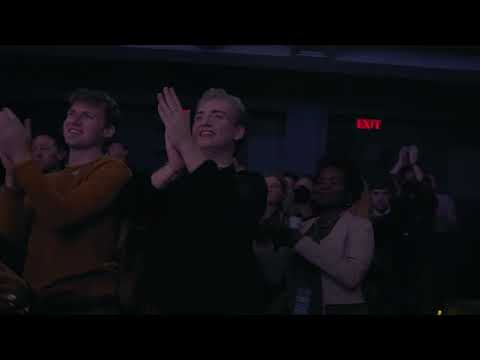 Crowd outside the Booth Theatre for Kimberly Akimbo first preview
