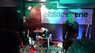 Lovely Eggs - Don't Look At Me, I Don't Like It (live at the Bassment)