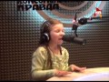 9-летняя девочка исполняет хит "Улыбайся" 