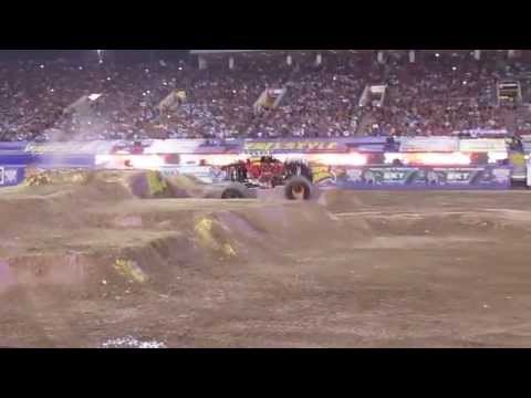 Neil Elliott in Max D - Monster Jam World Finals 16 Freestyle