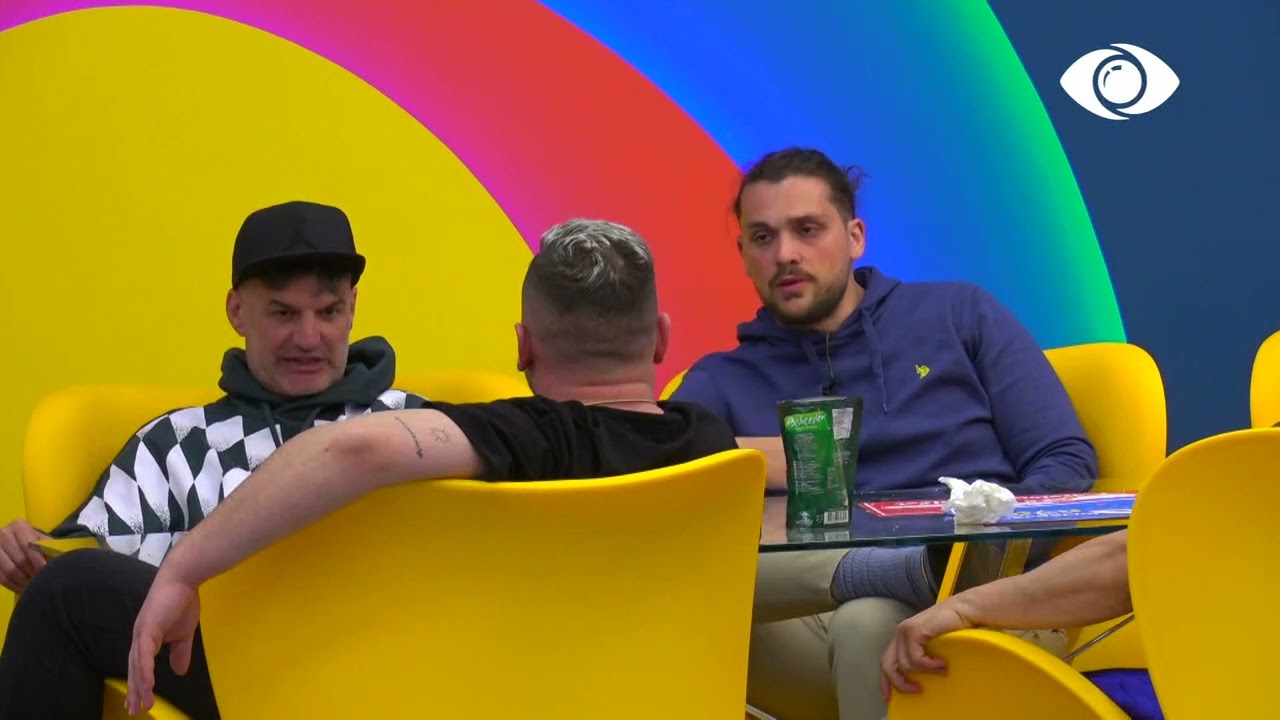 Ti ndërhyn për të tjerët/ Debat mes Ronaldos dhe Gertit