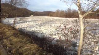 preview picture of video 'Redbank Creek Ice Jam'