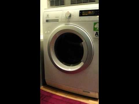 Electrolux EWF1497HDW - Final spin 1400rpm