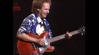 Lee Ritenour &amp; Larry Carlton (Live In Tokyo 1995) ～ Closed Door Jam