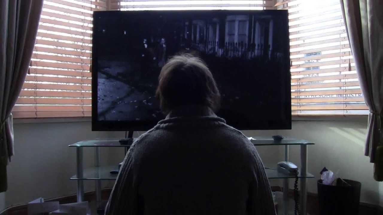 Miniature de la vidéo "Square Eyes" by Gabriella Willett - Four4 Horror Short Film Competition 2013 du film Square Eyes