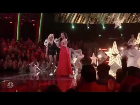 Gwen Stefani cantó junto a Mon Laferte sin saber quien era Gwen Stefani cantó junto a Mon Laferte sin saber quien era
