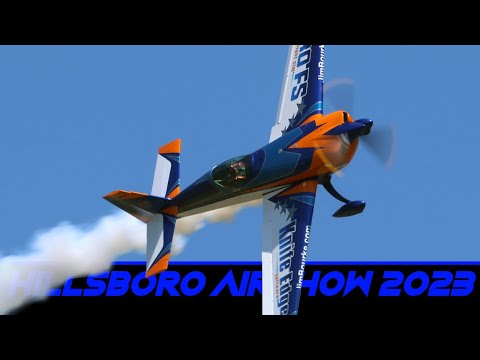 Incredible aerobatics in a Extra 330 - Jim Bourke - Oregon Airshow (3D Binaural Audio)🎧