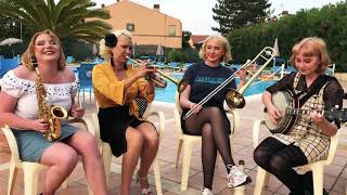 Video thumbnail of "Greetings from Italy - Jazz me Blues - Gunhild, Nanna, Petronella Linnea Carling"