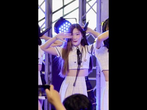 PEACH YOU - " Look At Me " (Ink focus) BACK TO SCHOOL , BACK TO U! @The Market Bangkok