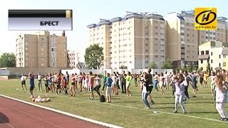 preview picture of video 'Физкульт-минуту со спортсменами-олимпийцами провели в Бресте'