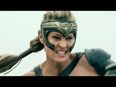 聰明的神奇女俠復活節彩蛋，你完全錯過了。 (Clever Wonder Woman Easter Eggs You Totally Missed)