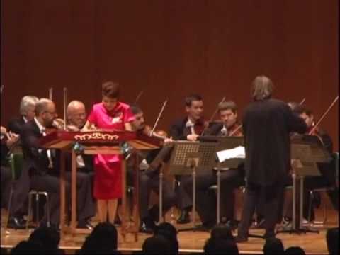 Weiwei plays `Hungarian Dance No.5` with Yang Qin