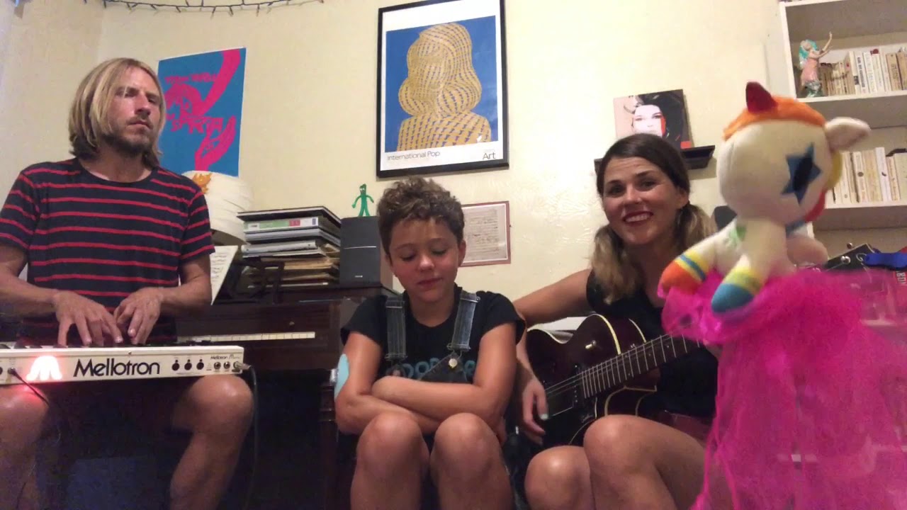 Promotional video thumbnail 3 for Lolly Hopwood - Music for Kids!