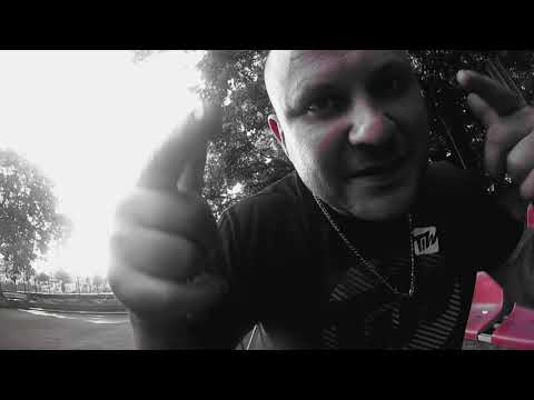 MIEJSKI KRUK X IKO- ŚLIZGAM SIĘ prod.RobertTar  (OFFICIAL VIDEO)