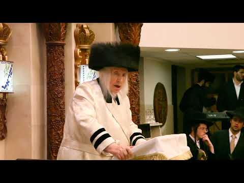 Dancing by Simchas Beis HaShoevah by the Kaliver Rebbe Z"TL (Yosef Gottlieb)