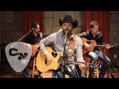 Craig Campbell - Keep Them Kisses Comin' | Hear and Now | Country Now