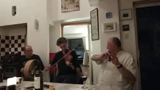 Session in the kitchen