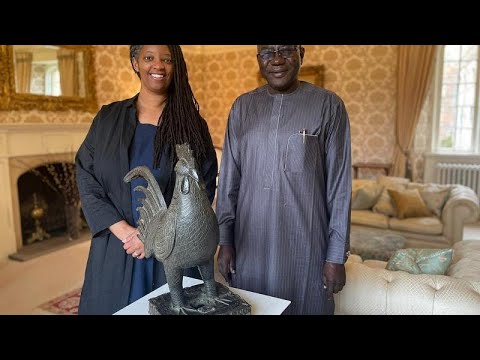 L'université de Cambridge restitue "Okukor" au Nigeria