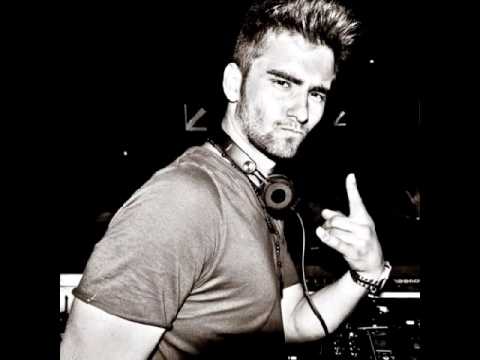 Dyro Feat. Joe Taylor - Surrounded