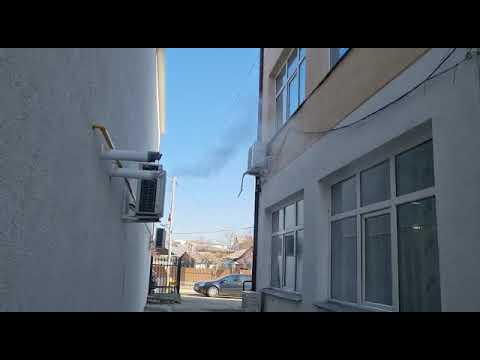 Elevii unei scoli din Bârlad inhalează zilnic fumul scos de centralele unei cladiri vecine