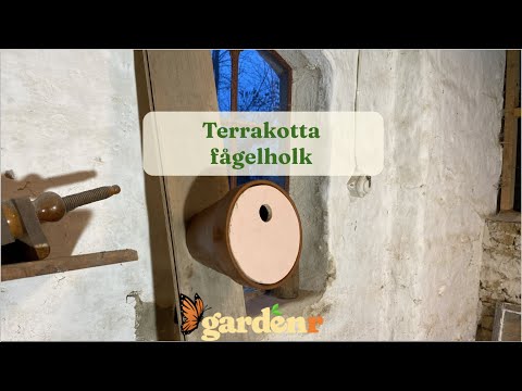 Birdhouse of Terracotta Pot - Gardenhacks by GardenR