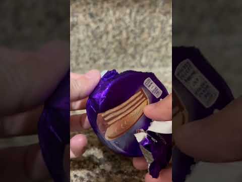 Cadbury Roundie #shorts #satisfying #chocolate #yummy