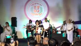 La esposa de Miguel Vargas, Ángela García (Angelita) toca la Tambora 2017