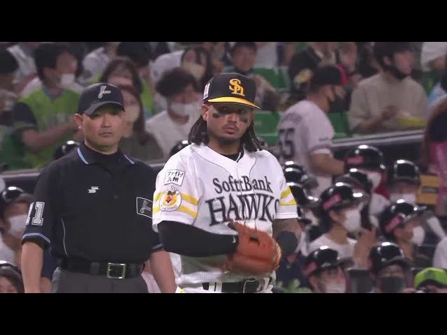 【2回表】ホークス・ガルビス ジャンピングキャッチでさすがの守備をみせる!! 2022年6月10日 福岡ソフトバンクホークス 対 東京ヤクルトスワローズ