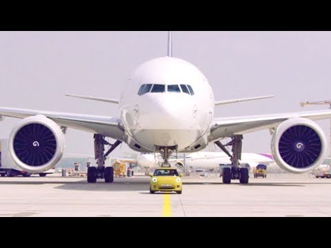 Mini Electric Pulling Boeing Aircraft 777F Cargo