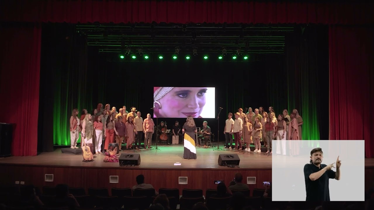 Apresentação Coral Cocamar + Libras