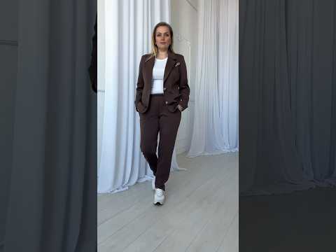 Темно-синий женсий брючный костюм на каждый день с пиджаком и брюками размер 50, 52 - фото 1 - id-p1659957192