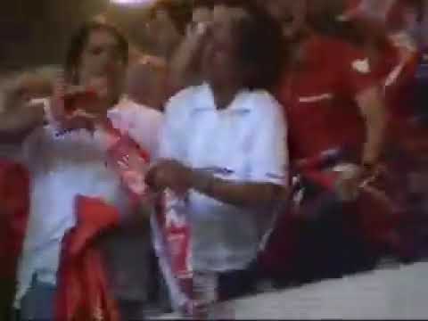 Pablo Alfaro llora por el título del Sevilla FC en Eindhoven