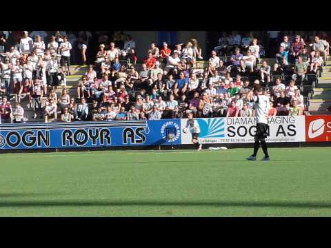 Salto-Einwurf von Taijo Teniste, Sogndal IL