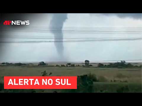 Tornado atinge o Rio Grande do Sul e causa estragos com temporal e granizo