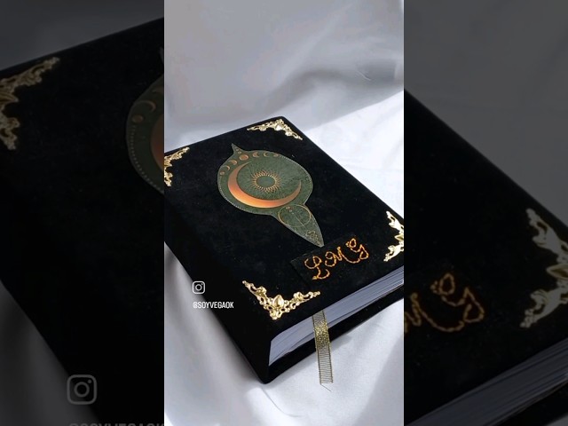Vídeo relacionado con La Gata Zurda - Cuaderno A5 - Coco Chanel - Libreta Notas - Portada Ilustrada, 100 Pág. 90g/m2-21x15cm - Páginas Blancas - Ilustración - Diseño & Moda