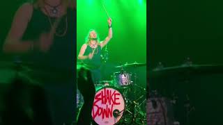 Tyler Bryant &amp; the Shakedown - Downtown Tonight
