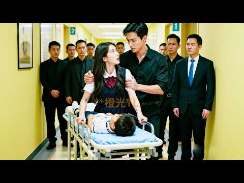 被拋棄的傻女孩扛起病床搶兒子，總裁見她力大無窮認出是5年前和他一夜情的人，娶回家衝上天！#短劇 #甜寵 #瑪麗蘇 #總裁灰姑娘