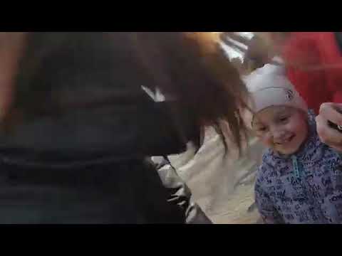 Natalia Oreiro con fans en Krasnodar (25.3.2019)