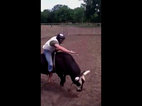 PBR BULL RIDER    Sam Medlock vs. Alliedbullriders.com