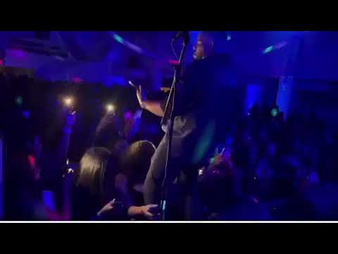 enposib' kap depoze yon model kompa