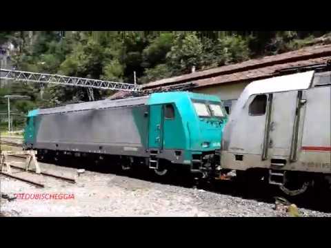 LE LOCOMOTIVE E.186 E.185 CON MERCI IN TRANSITO A ISELLE TRASQUERA. (VB) 27 - 6 -  2015.