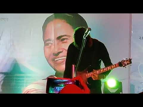 "Jibon Chaiche Aaro Beshi" live by "Lakkhichhara"