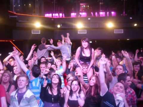 Timmy & Tommy Playing JOC Find Yourself @ The Clarence Sligo