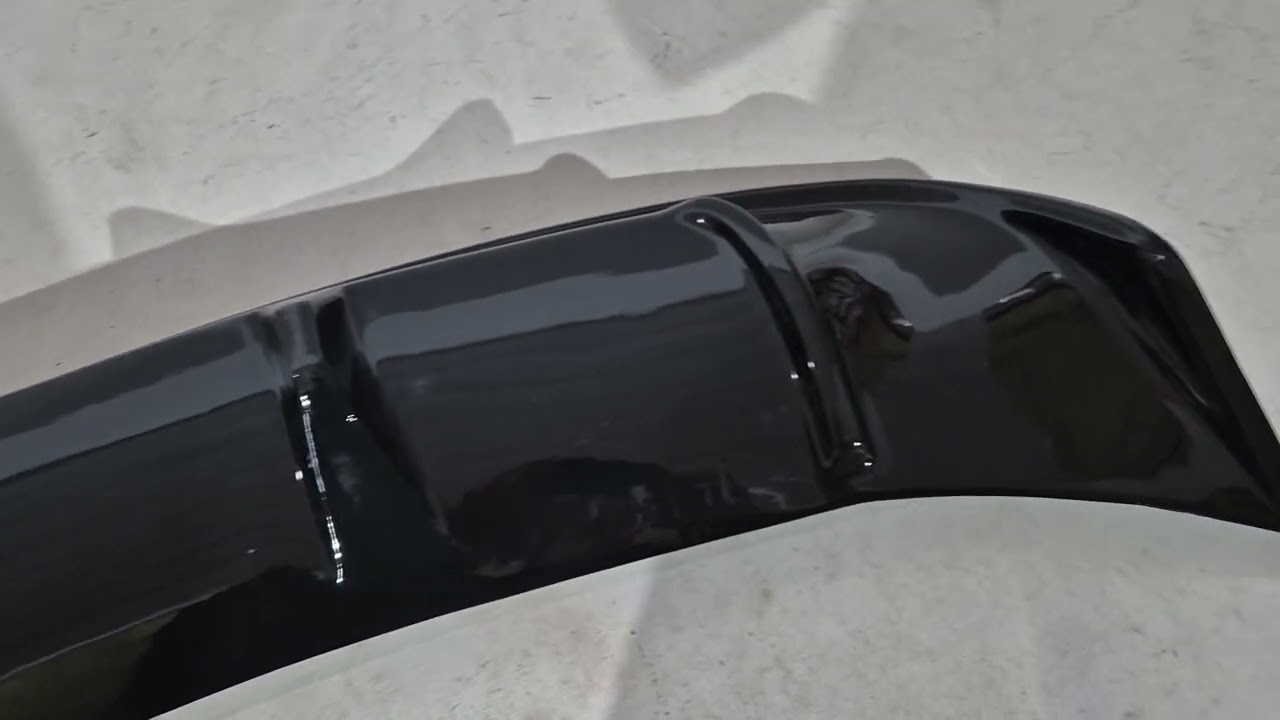 Volkswagen Jetta 2011–2018 Zadnji difuzor DPT (2011-2014, sijajno črna) Video 1