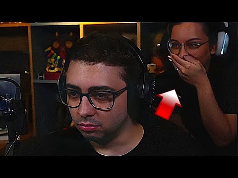 NUNCA ASSUSTE uma PESSOA que está JOGANDO RE4 KKKKKKKKKKKK (Alanzoka & Maethe)